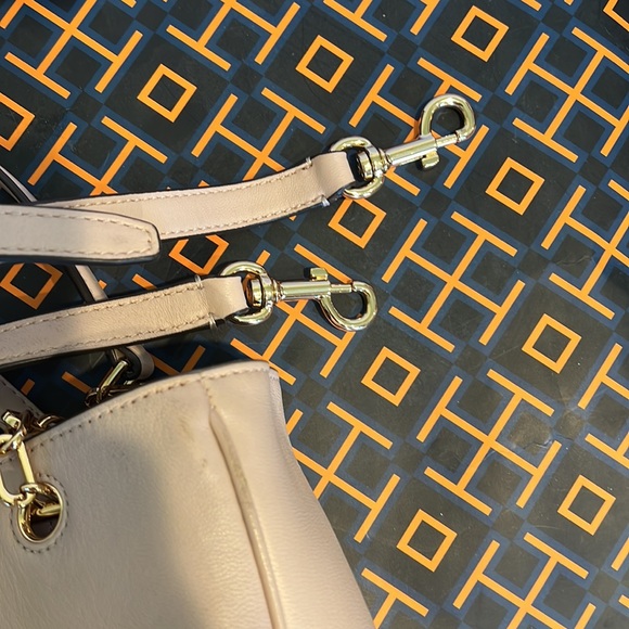 Tory Burch Shoulder tote - Carter Small Convertible Tote in Shell Pink - Picture 6 of 14